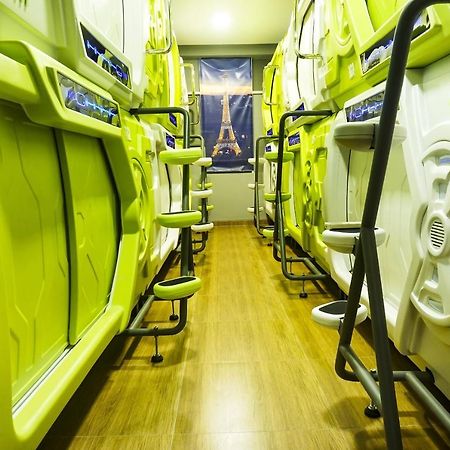 Super Oyo 91328 Fiducia Capsule Hotel Cakarta Dış mekan fotoğraf