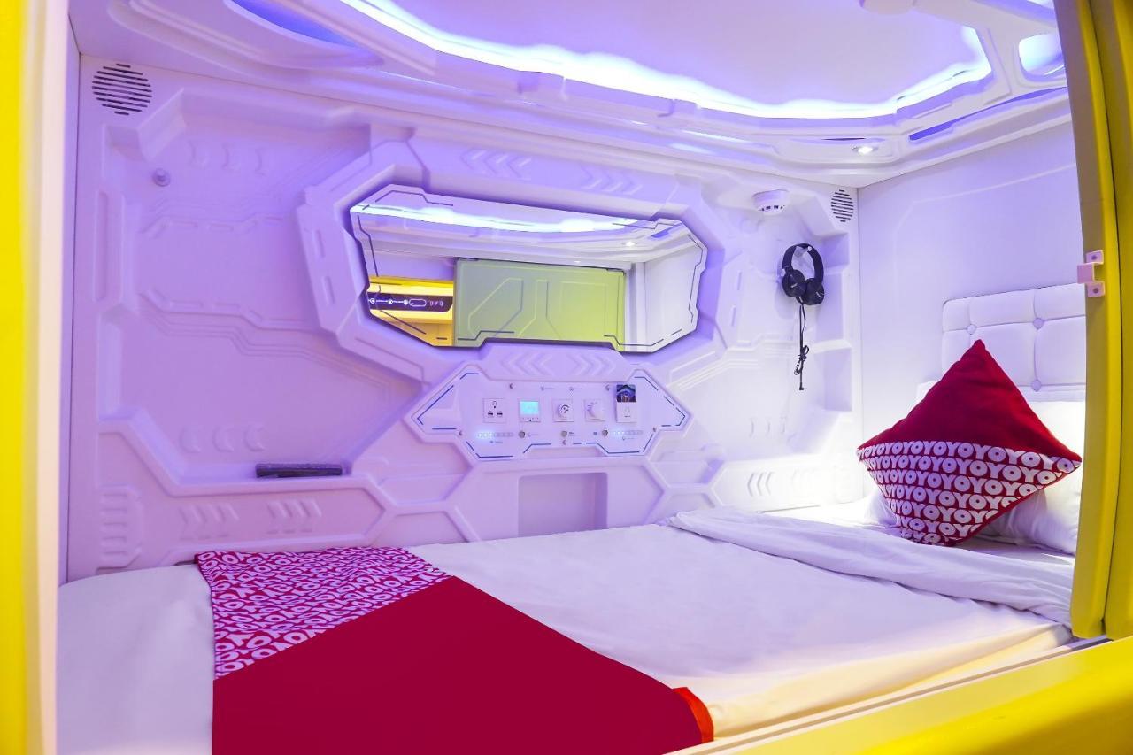 Super Oyo 91328 Fiducia Capsule Hotel Cakarta Dış mekan fotoğraf